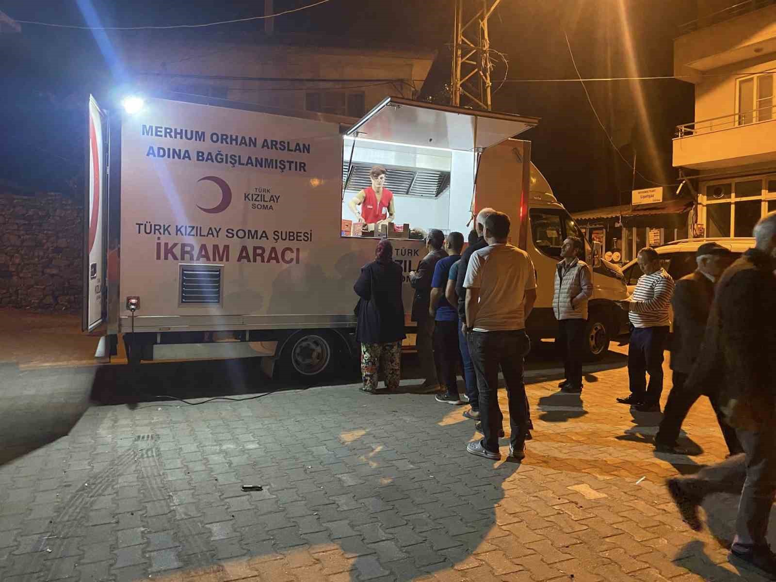 T&uuml;rk Kızılay Manisa&rsquo;dan deprem ve yangın b&ouml;lgelerine destek
