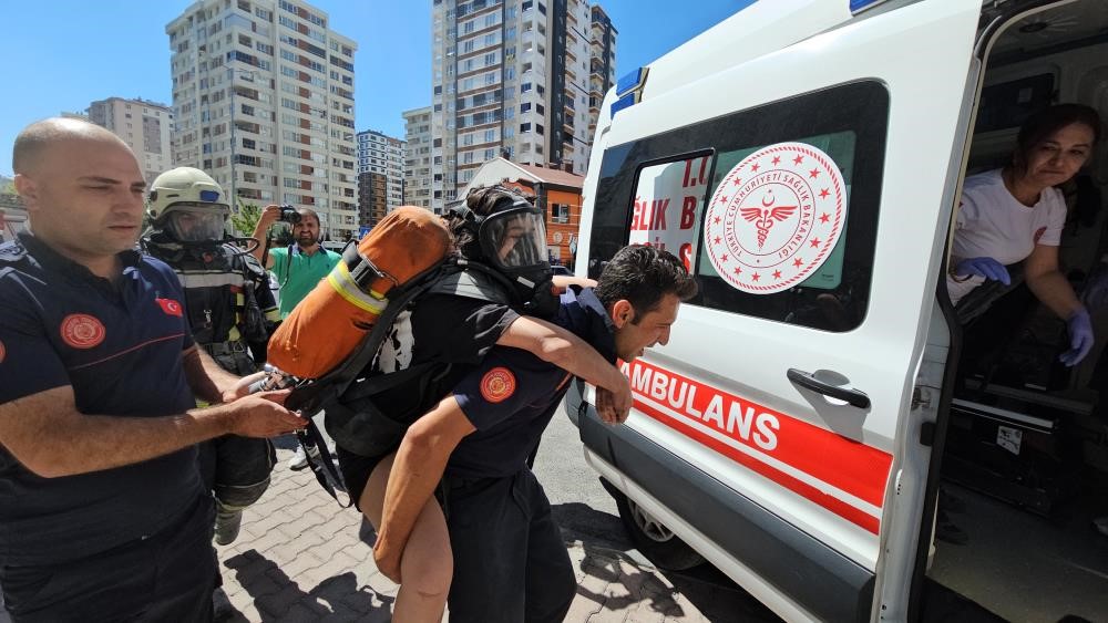 Can pazarının yaşandığı yangın elektrik tesisatından çıkmış