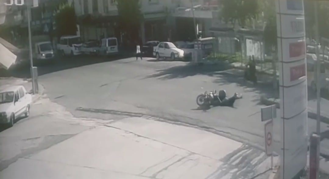 Siverekte hatal dn yapan otomobil kazaya neden oldu
