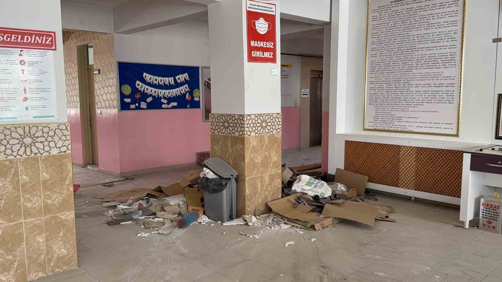 Tatvan&rsquo;da okullar yeni eğitim-&ouml;ğretim yılına hazırlanıyor
