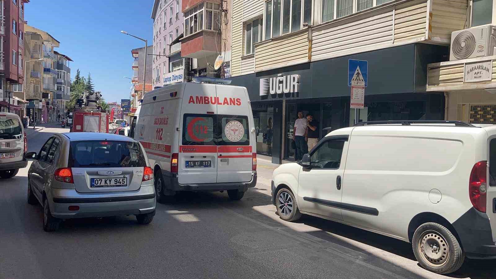 Apartmandan gelen kötü koku ekipleri harekete geçirdi