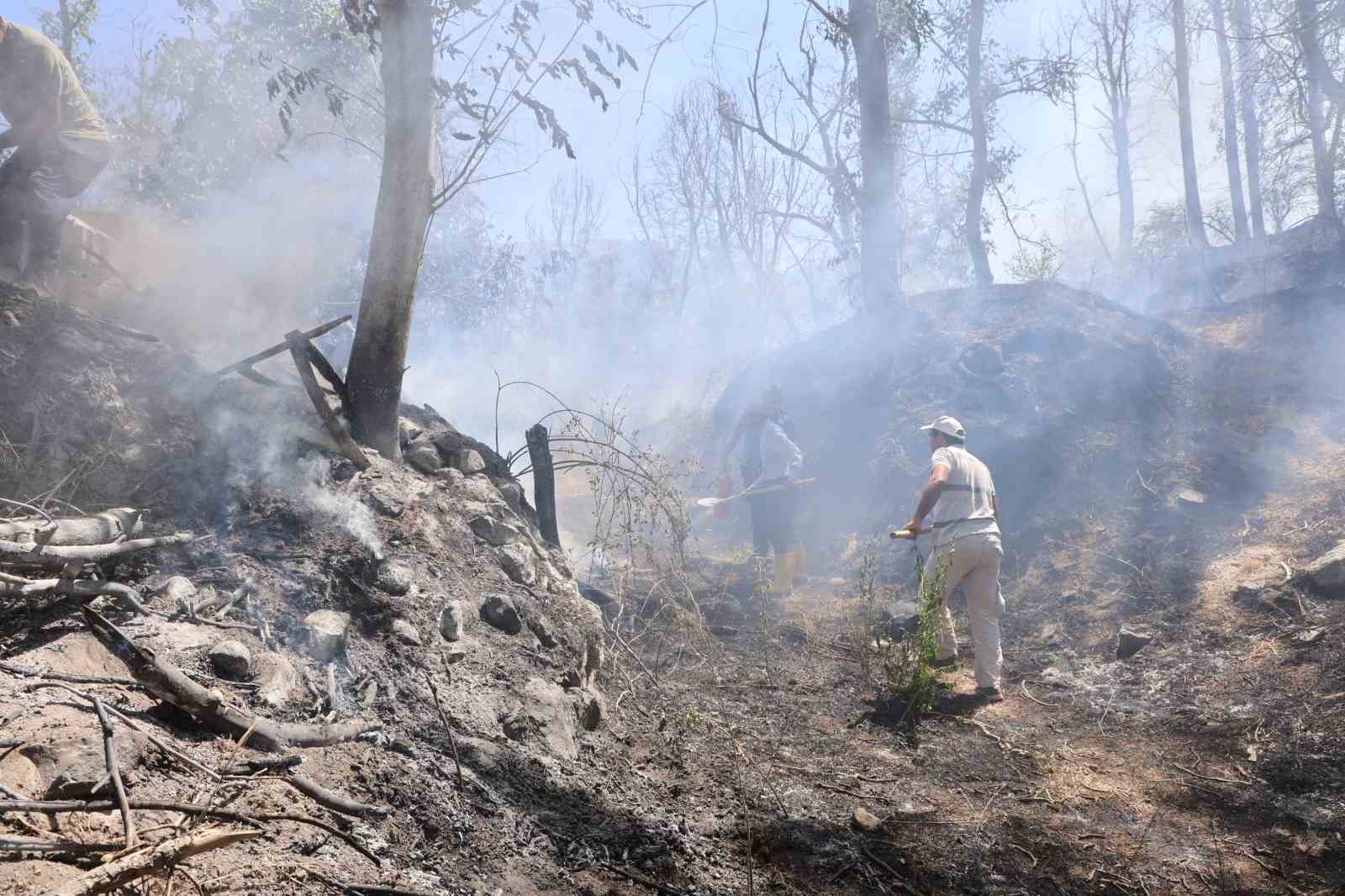 Nevşehir’de arazi yangını: Alevler emniyet müdürlüğüne sıçramadan kontrol altına alındı