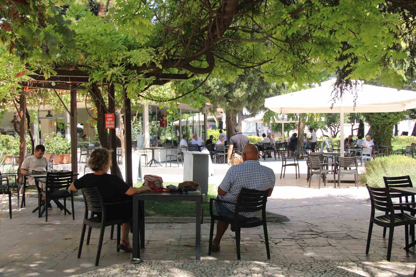 Menteşe&rsquo;de kavurucu sıcak etkili oluyor
