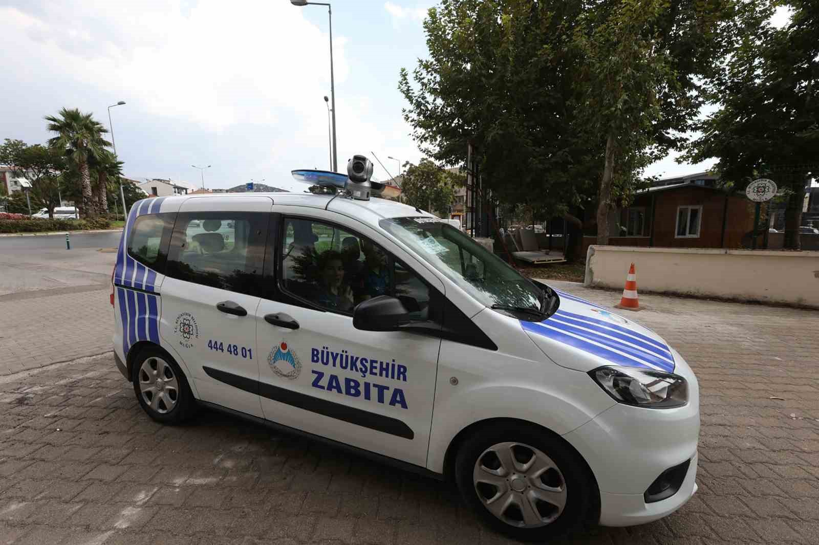 Muğla Büyükşehir zabıtasına kameralı denetim aracı