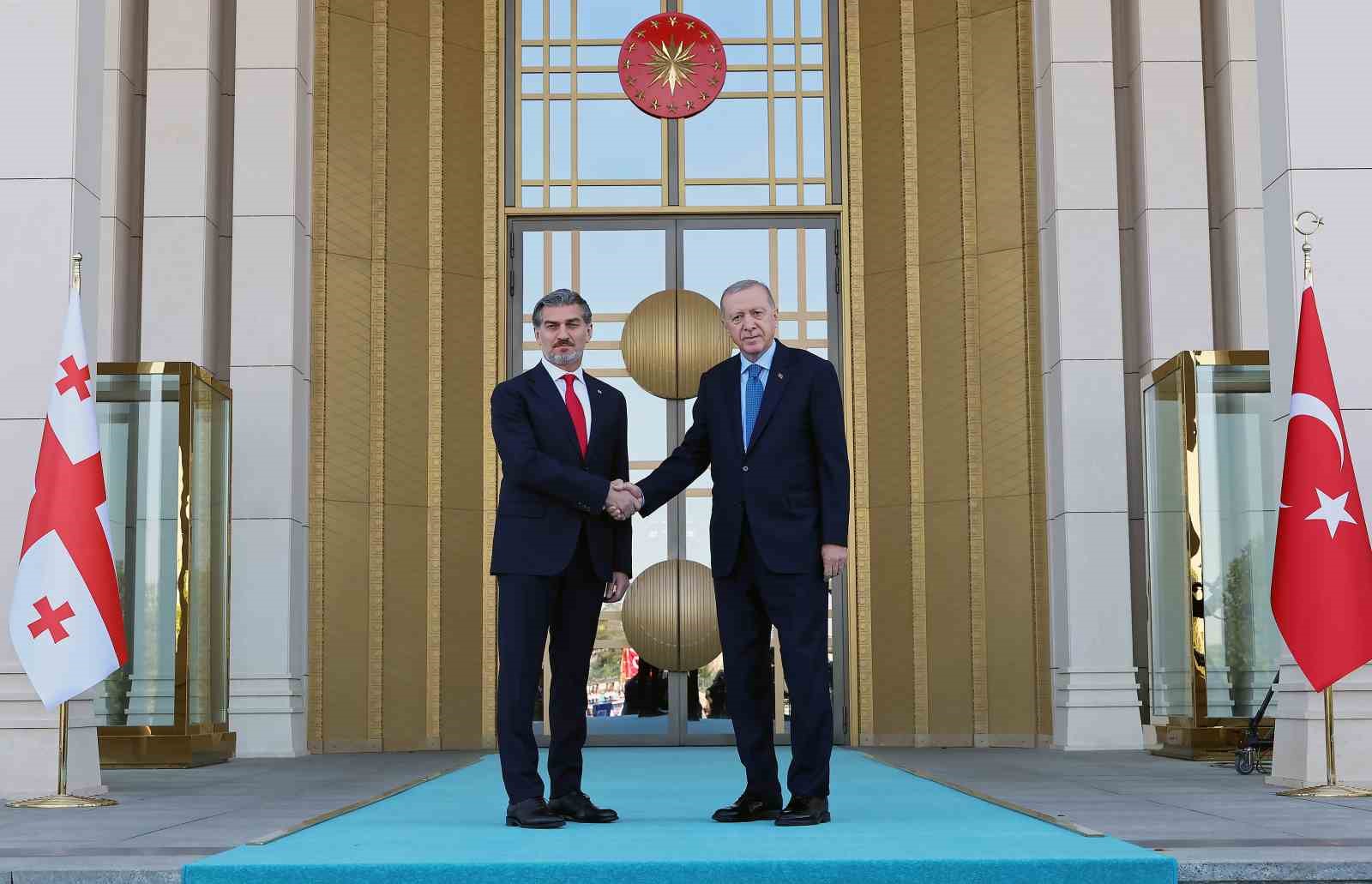 Cumhurbaşkanı Erdoğan, Gürcistan Cumhurbaşkanı Kavelashvili’yi  törenle karşıladı