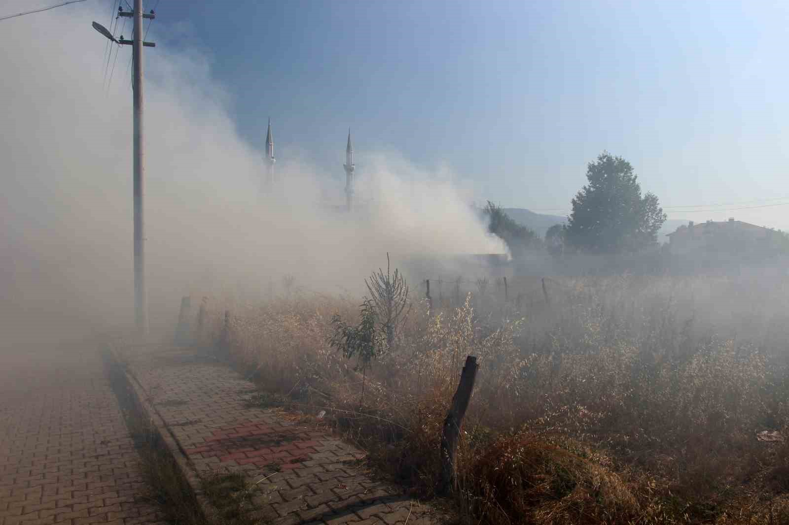 Bolu’da hurda deposunda yangın: Dumanlar gökyüzünü kapladı