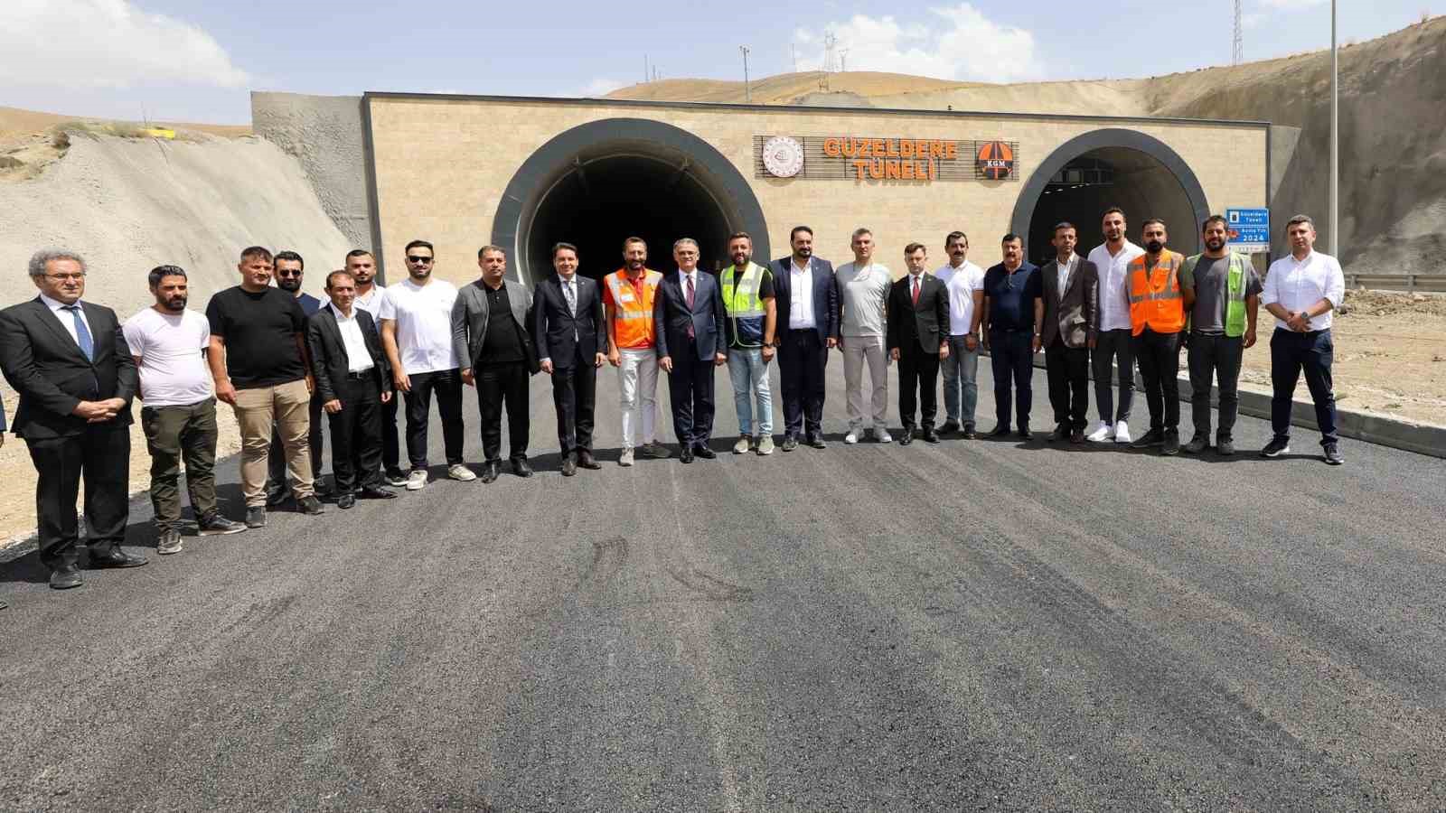 Güzeldere Tüneli’nin ikinci tüpünde çalışmalar sona doğru