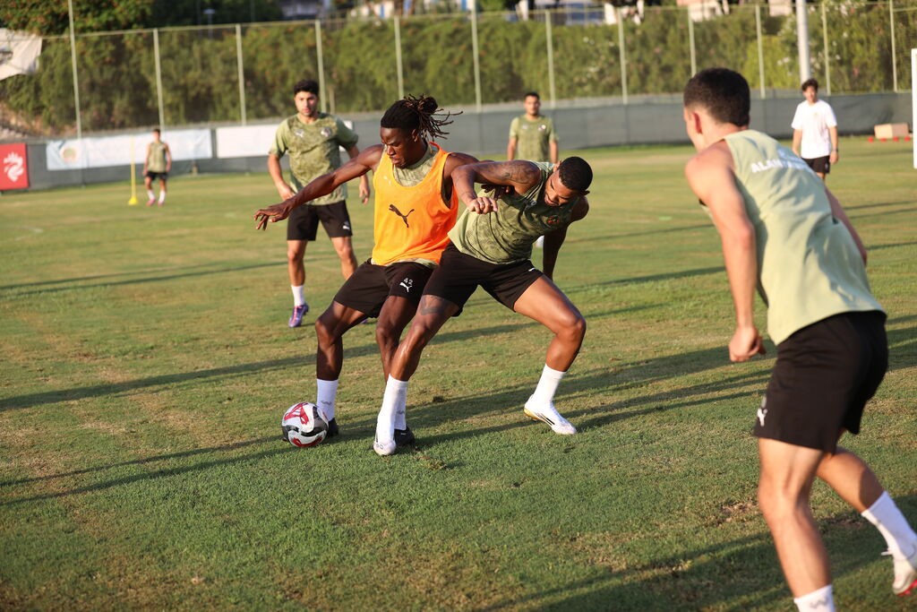 Alanyaspor, Rizespor ma&ccedil;ı hazırlıklarını başladı
