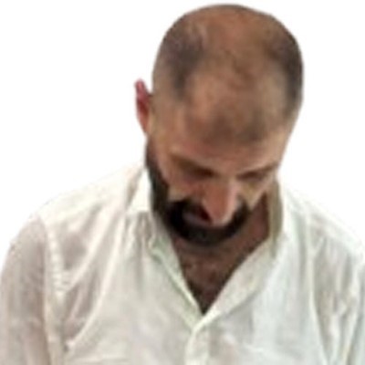 Ara&ccedil; i&ccedil;inde uyuyan şof&ouml;r&uuml; g&ouml;rd&uuml;, şarjdaki telefonu b&ouml;yle &ccedil;aldı
