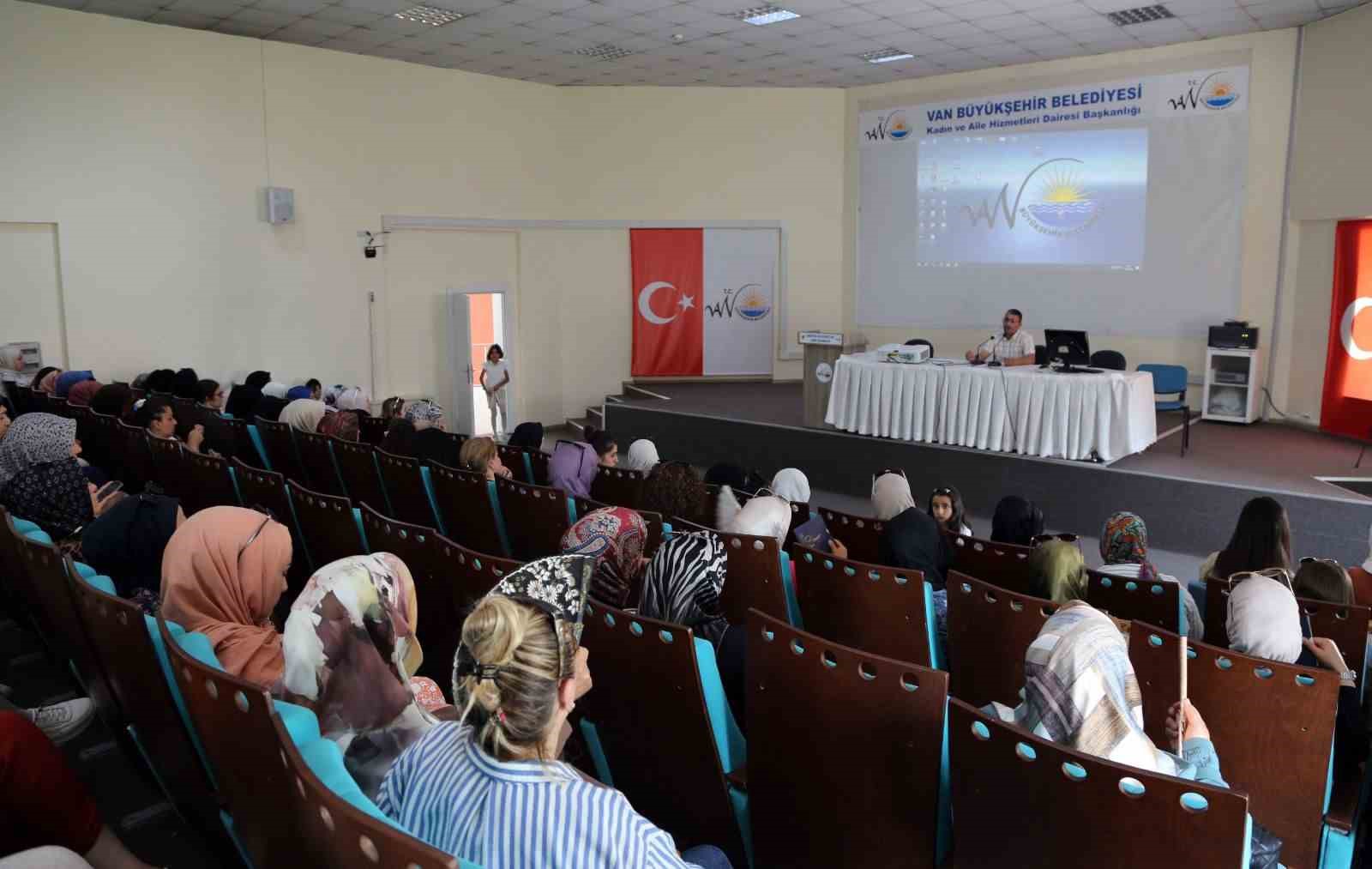 Van B&uuml;y&uuml;kşehir Belediyesinden ADEM personellerine y&ouml;nelik &rsquo;iş ahlakı&rsquo; semineri

