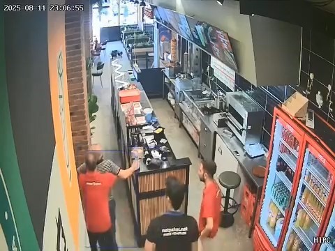 Heimlich manevras ile mterisinin hayatn kurtard
