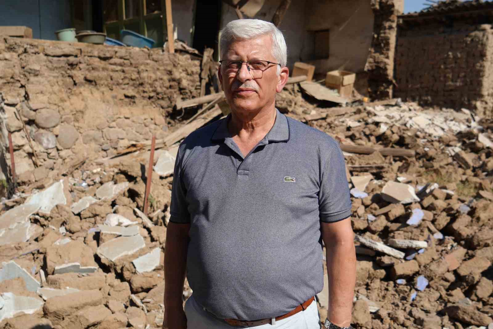 Başkan Eroğlu, deprem b&ouml;lgesinde hasarlı veteriner binalarını inceledi
