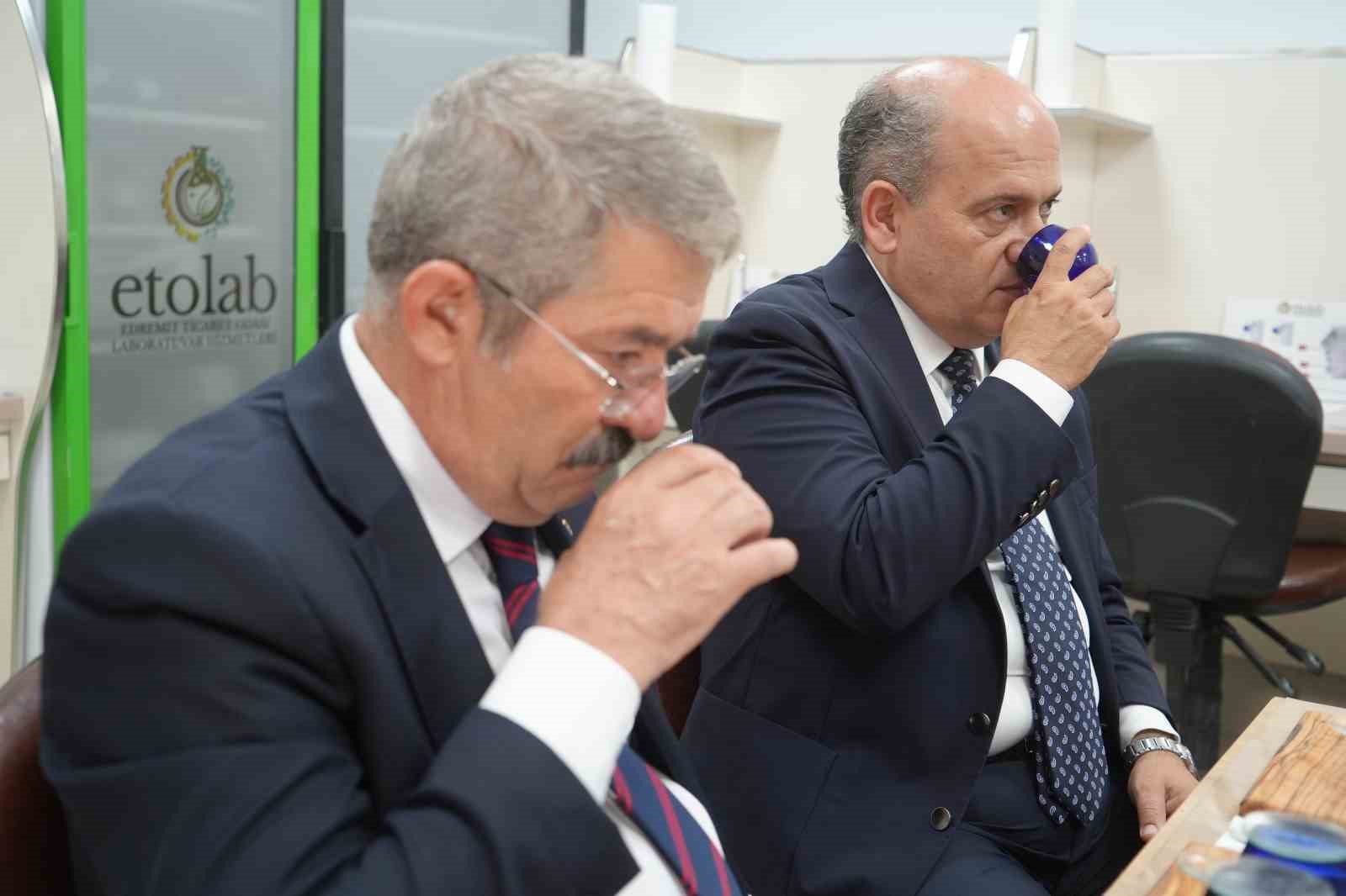 Van Edremit ile Balıkesir Edremit arasında hava yolu ile dostluk ve barış k&ouml;pr&uuml;s&uuml; kurulmak isteniyor
