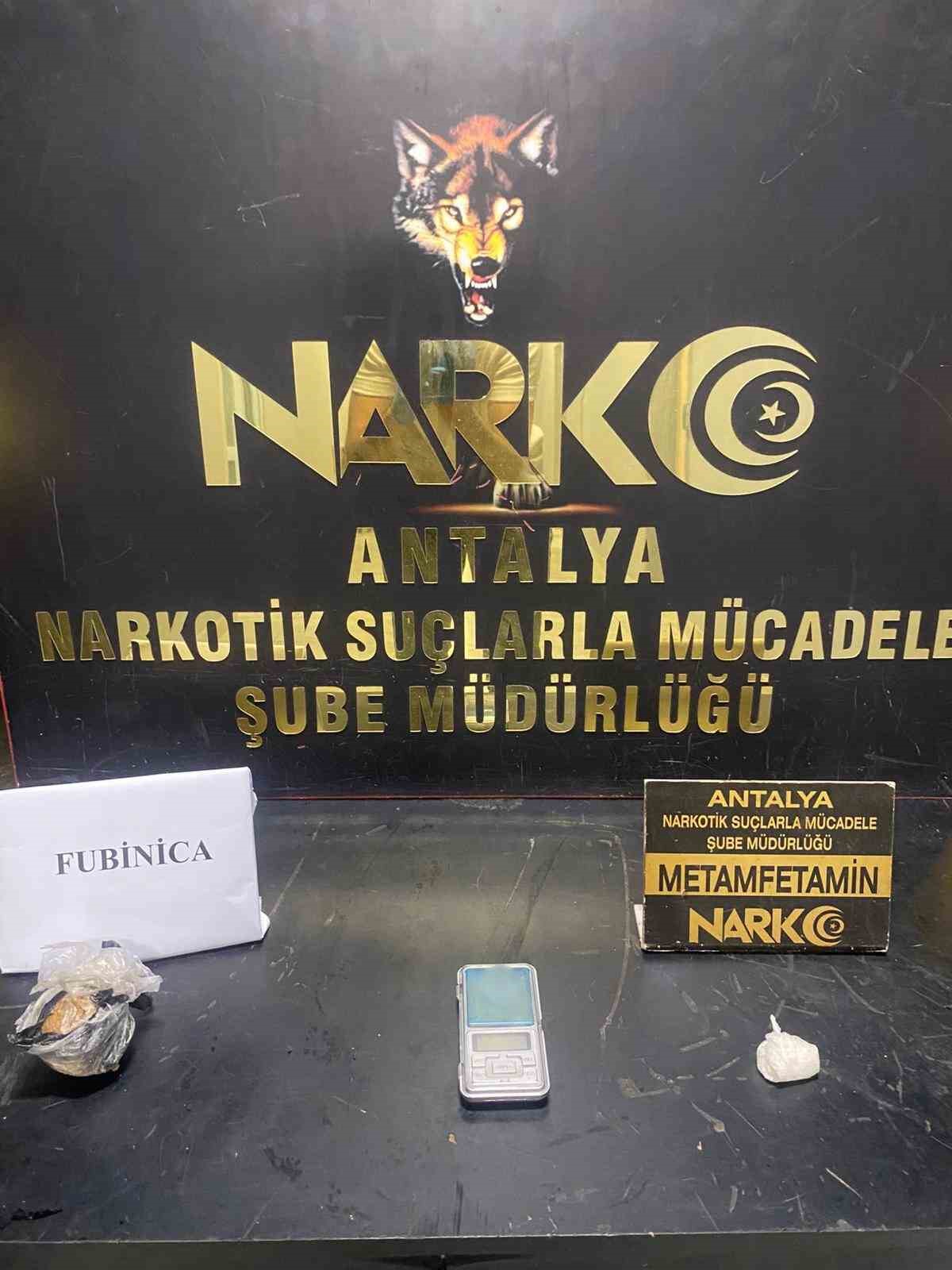 Antalya&rsquo;da uyuşturucu operasyonlarında 1 haftada 28 olayda yakalanan 17 kişi tutuklandı
