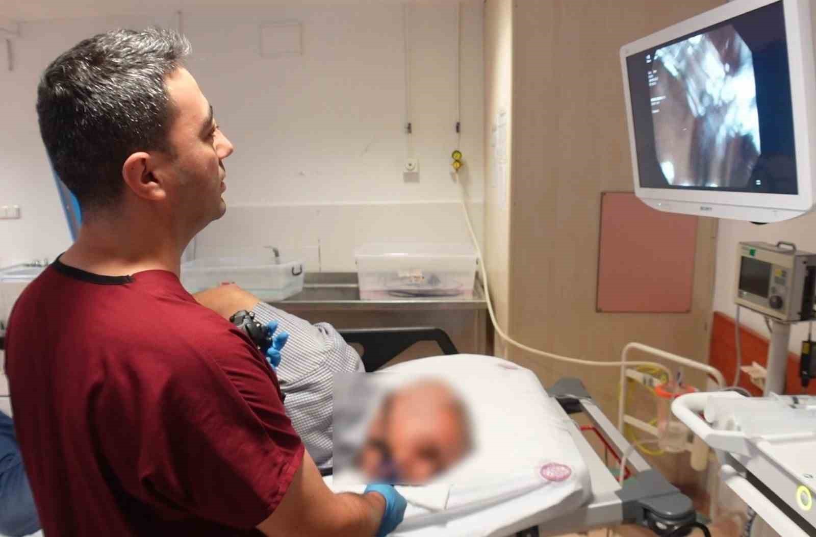 Dr. Özercan: "Yaklaşık her 5 kişiden birinde görülen yutma güçlüğü ileri yaşlarda daha sık görülme eğilimindedir"

