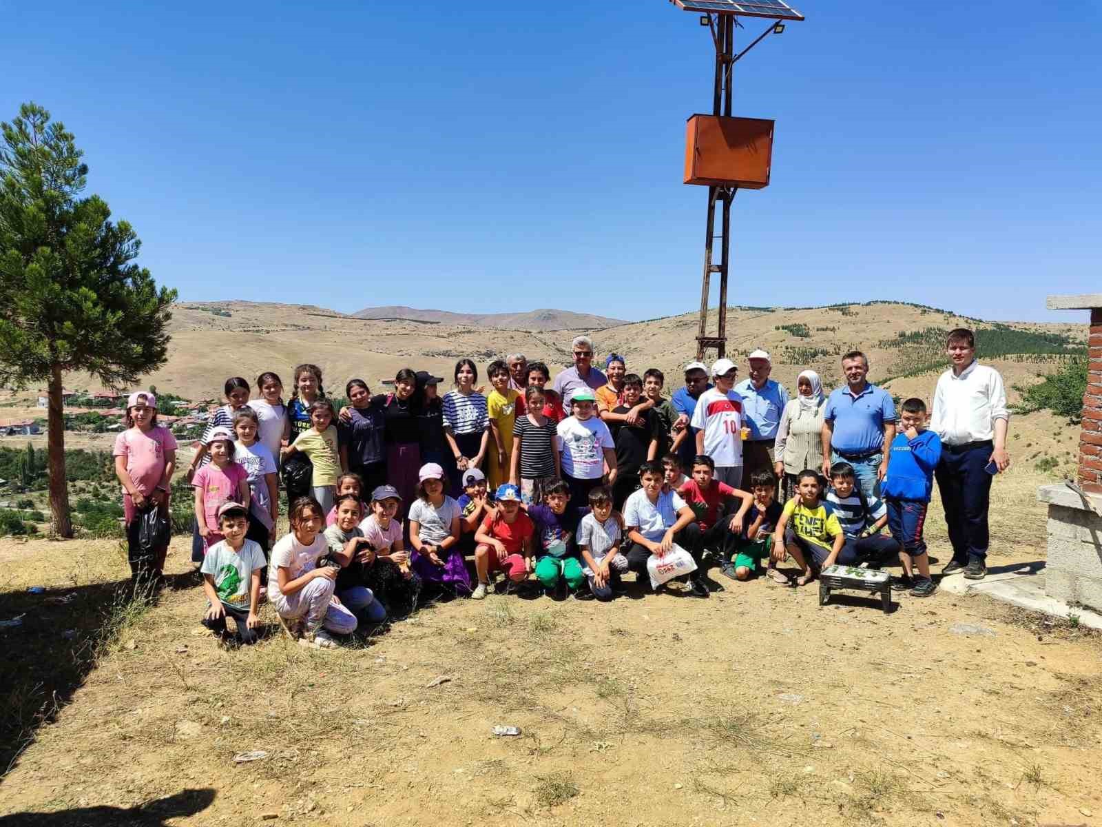 Şuhut İl&ccedil;e M&uuml;ft&uuml;l&uuml;ğ&uuml;&rsquo;nden yaz Kur&rsquo;an kursu &ouml;ğrencilerine piknik etkinliği
