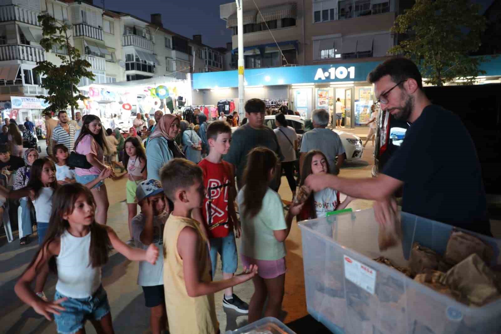 &lsquo;Kamyoled&rsquo; ile a&ccedil;ık havada sinema keyfi
