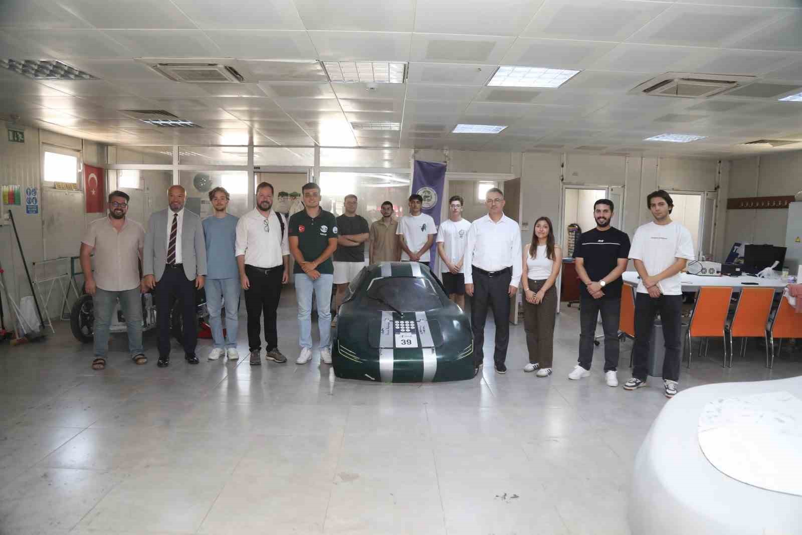 BT&Uuml; &ouml;ğrencileri elektrikli ve hidrojenli ara&ccedil;lar &uuml;retiyor
