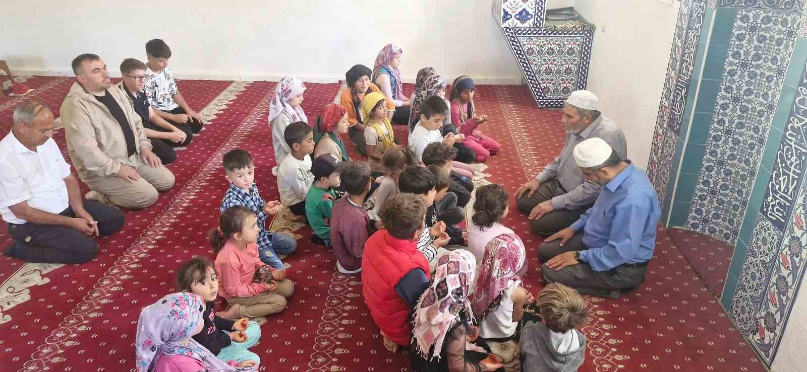 Kur’an Kursu mezuniyet töreninde birinciler ödüllendirildi