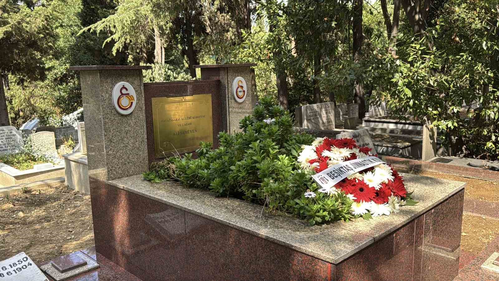 Süleyman Seba vefatının 11. yılında kabri başında anıldı
