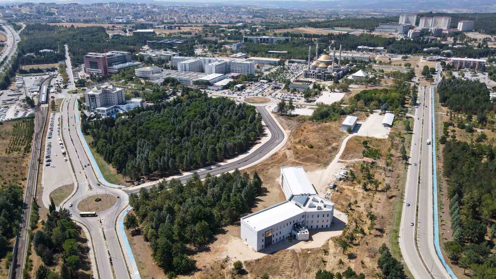 BU&Uuml; Ağız ve Diş Sağlığı Hastanesi&rsquo;nin yolu a&ccedil;ılıyor
