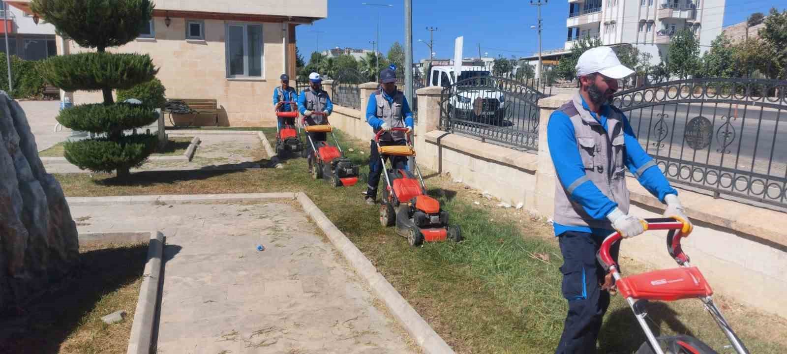 Adıyaman’da park ve bahçe bakımları devam ediyor