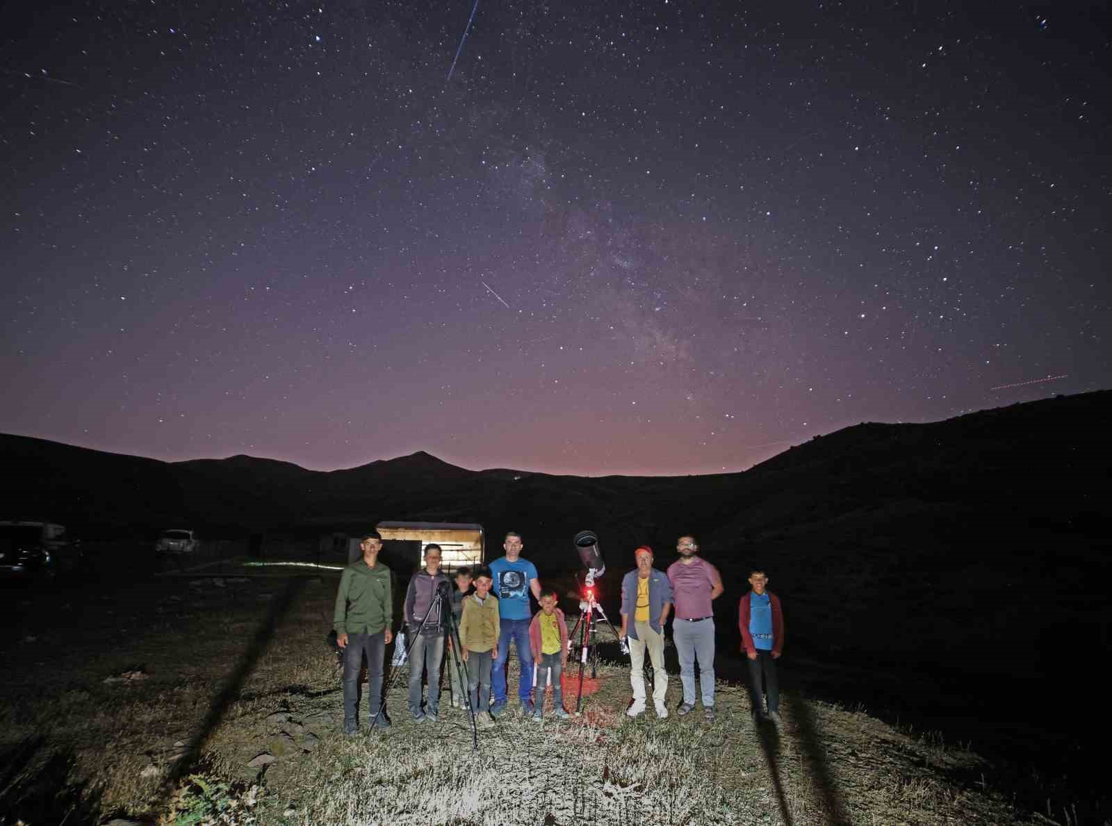 Van G&ouml;l&uuml; ve Bitlis yaylalarında meteor yağmuru n&ouml;beti
