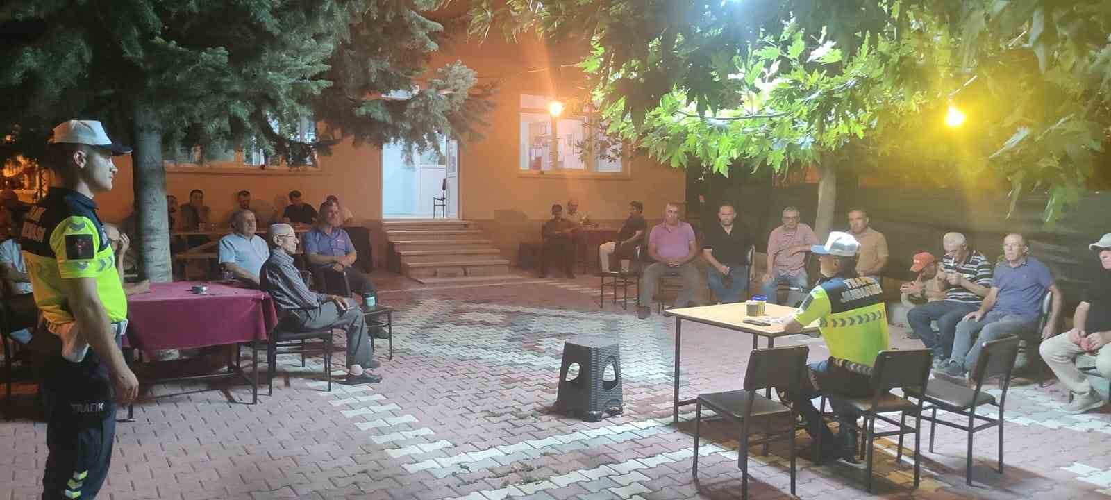 Eğirdir&rsquo;de motosiklet s&uuml;r&uuml;c&uuml;lerine trafik semineri
