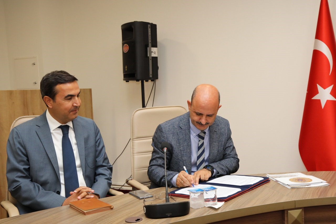 &Uuml;niversiteler arasında en b&uuml;y&uuml;k g&uuml;neş enerji santrali projesi hayata ge&ccedil;iyor
