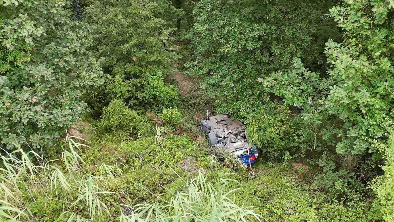 Şile&rsquo;de ormanlık alana u&ccedil;an otomobil kaldırıldı
