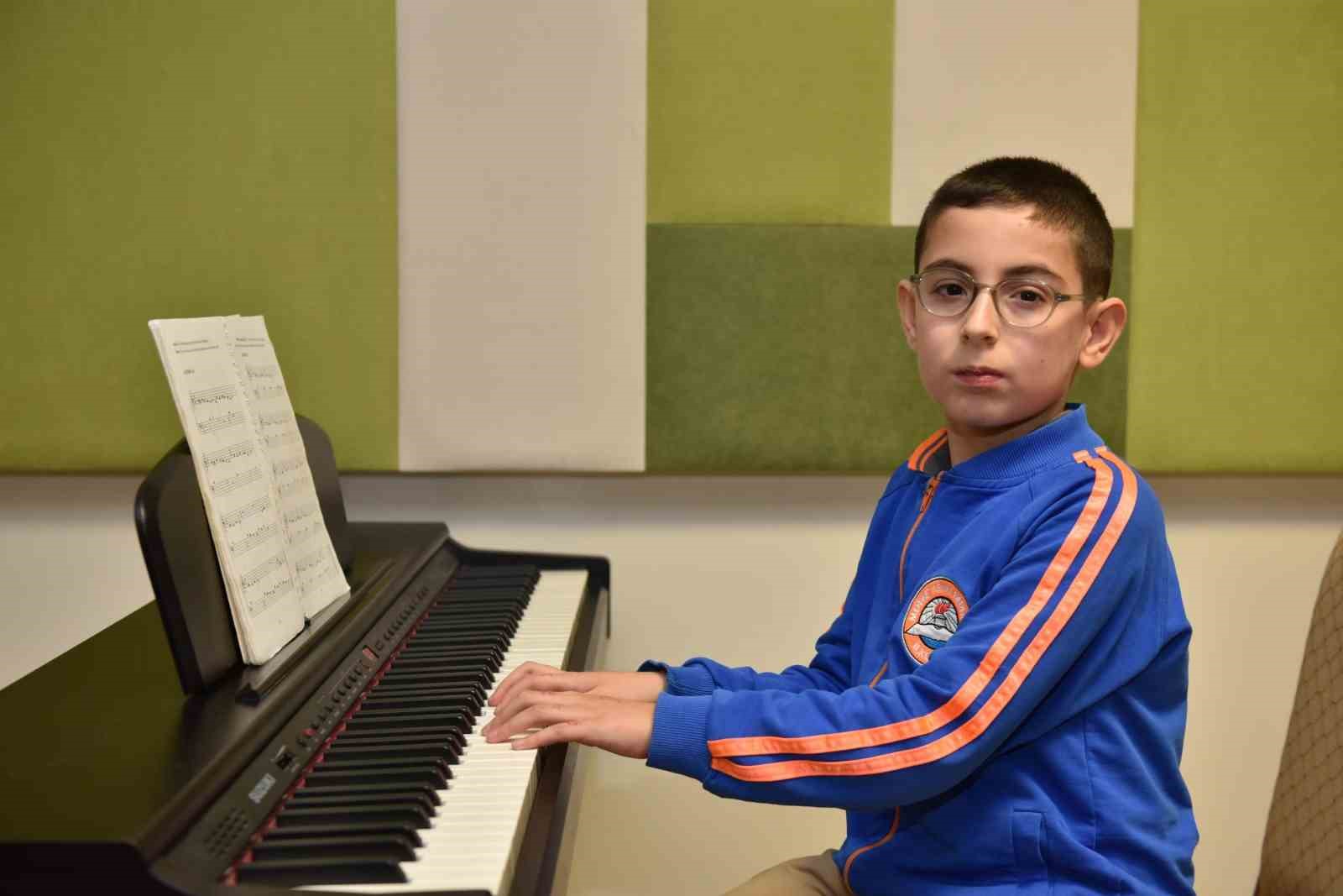 Mimar Sinan Akademi &ccedil;ocuk koroları se&ccedil;meleri başlıyor
