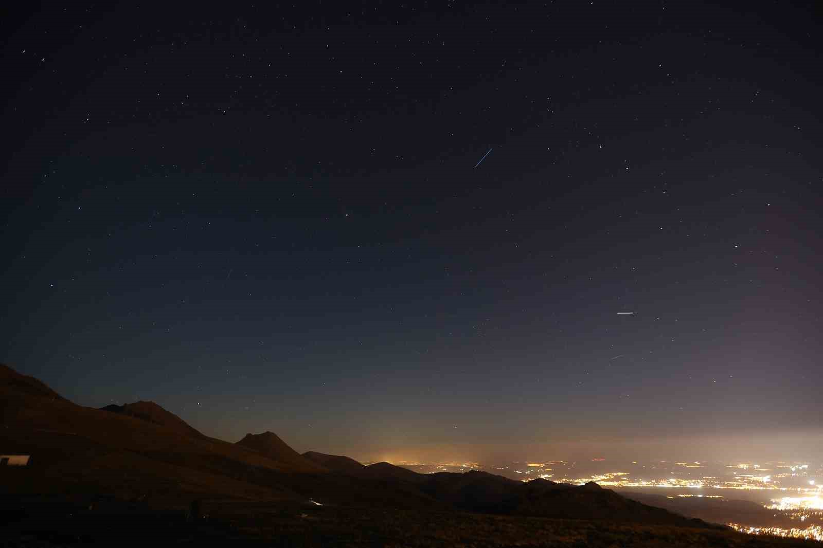 Büyükşehir’in Perseid Gözlem Şöleni, gökyüzünü tutkunlarını Erciyes’te buluşturdu