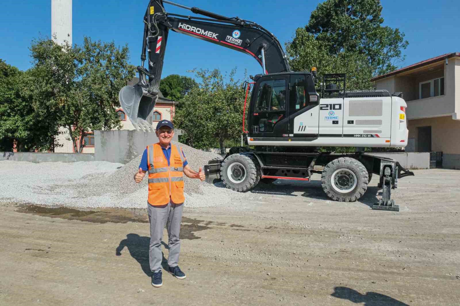 Terme Belediyesi’ne 10 milyonluk ekskavatör