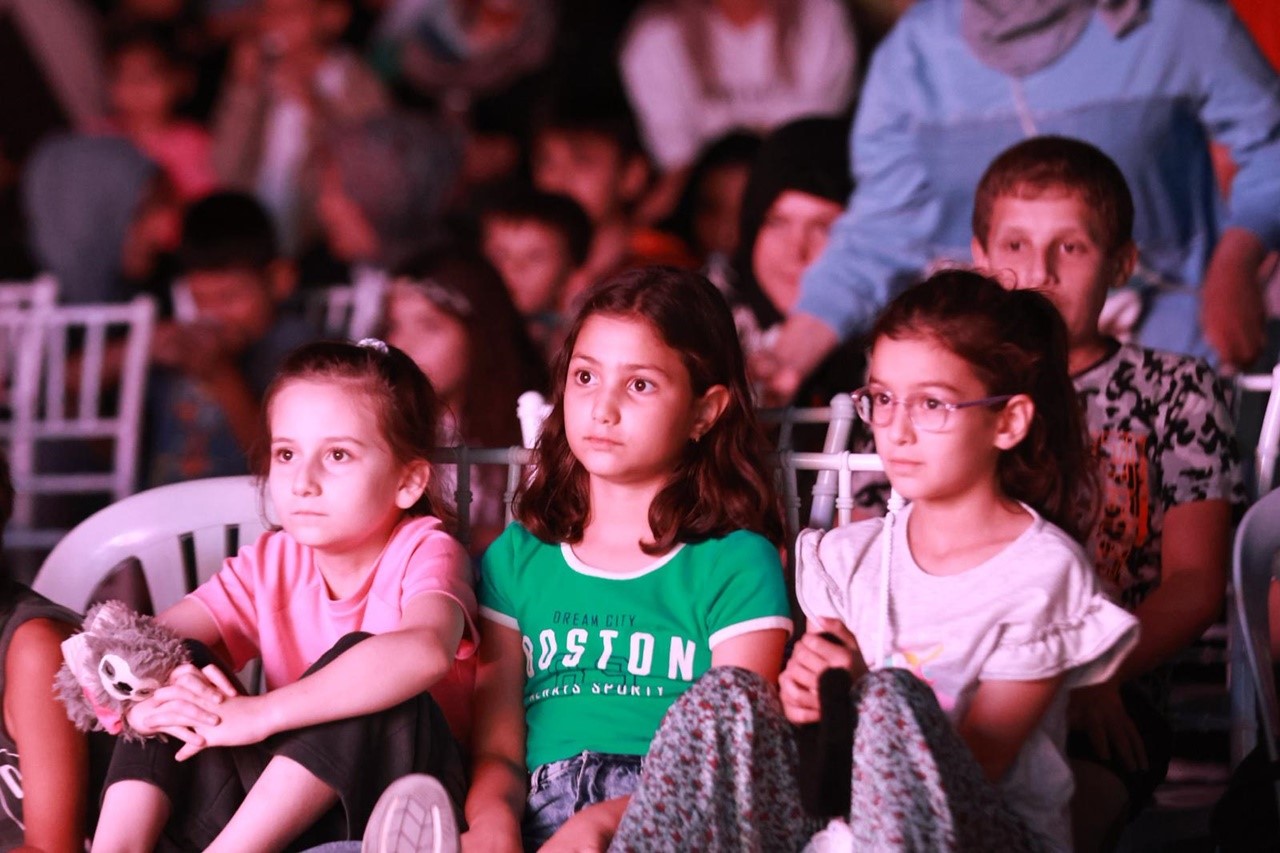 Yenikent&rsquo;te &ccedil;ocukların sinema keyfi
