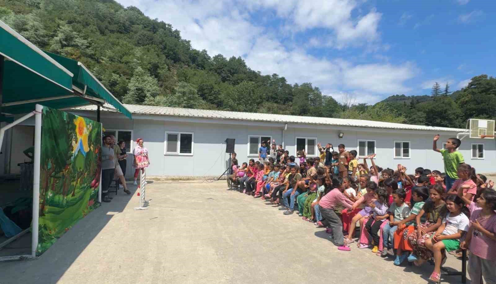 METİP alanındaki &ccedil;ocuklar i&ccedil;in &ouml;zel etkinlik
