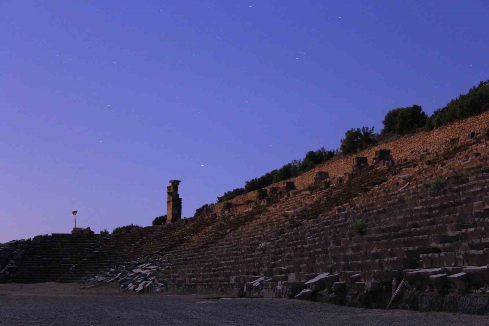 Gladyatörler şehri Kibyra’da meteor yağmurunda görsel şölen yaşandı