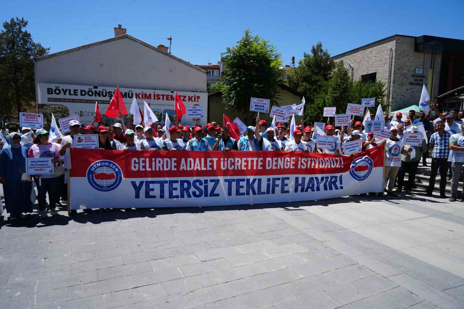 Memur-Sen Niğde Şubesi, toplu s&ouml;zleşme teklifini eleştirdi

