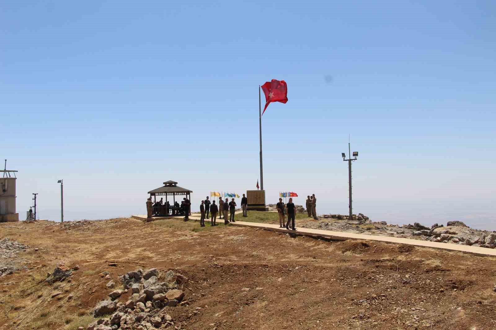 K&uuml;lt&uuml;r ve Turizm Bakanı Mehmet Nuri Ersoy, Cudi Dağına &ccedil;ıktı
