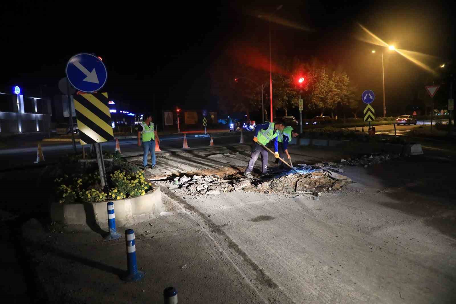 Muğla B&uuml;y&uuml;kşehirden ulaşım i&ccedil;in gece mesaisi

