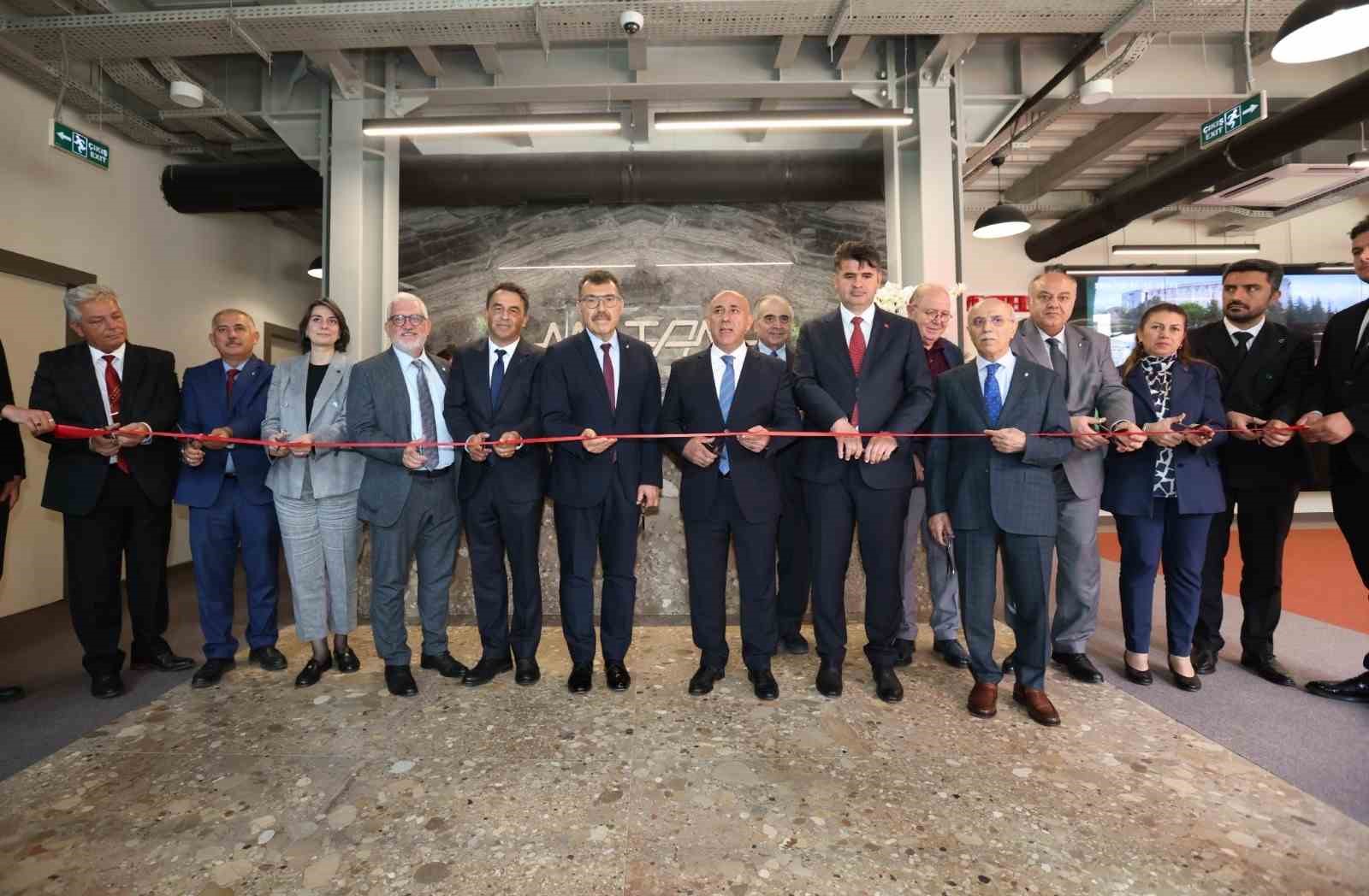 İş Bankası-İT&Uuml; deprem araştırma merkezi MATAM a&ccedil;ıldı
