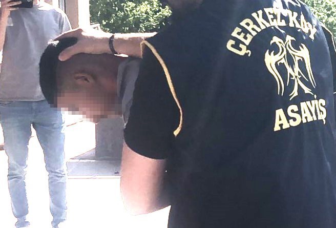 Tanınmamak i&ccedil;in tıraş olan yabancı uyruklu soyguncu tutuklandı
