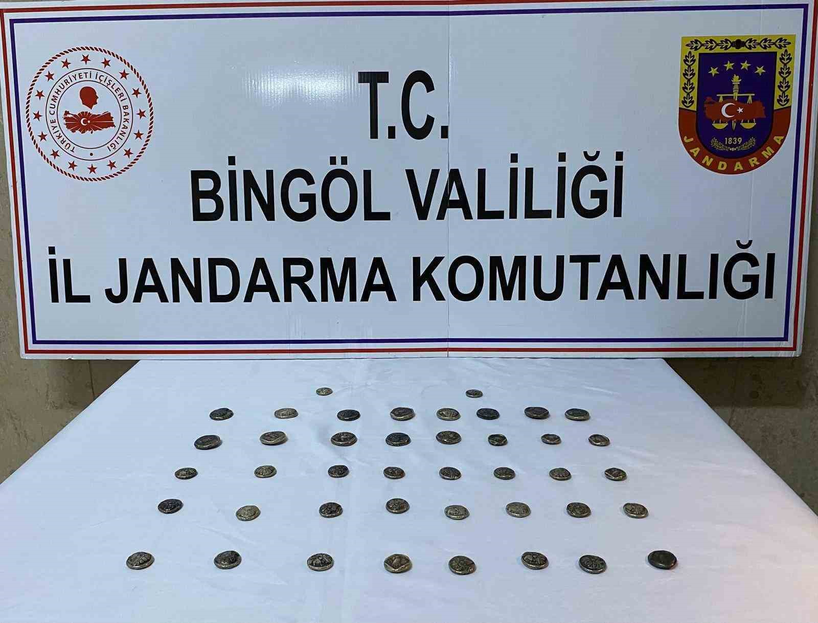 Bingöl’de 42 adet sikke ele geçirdi
