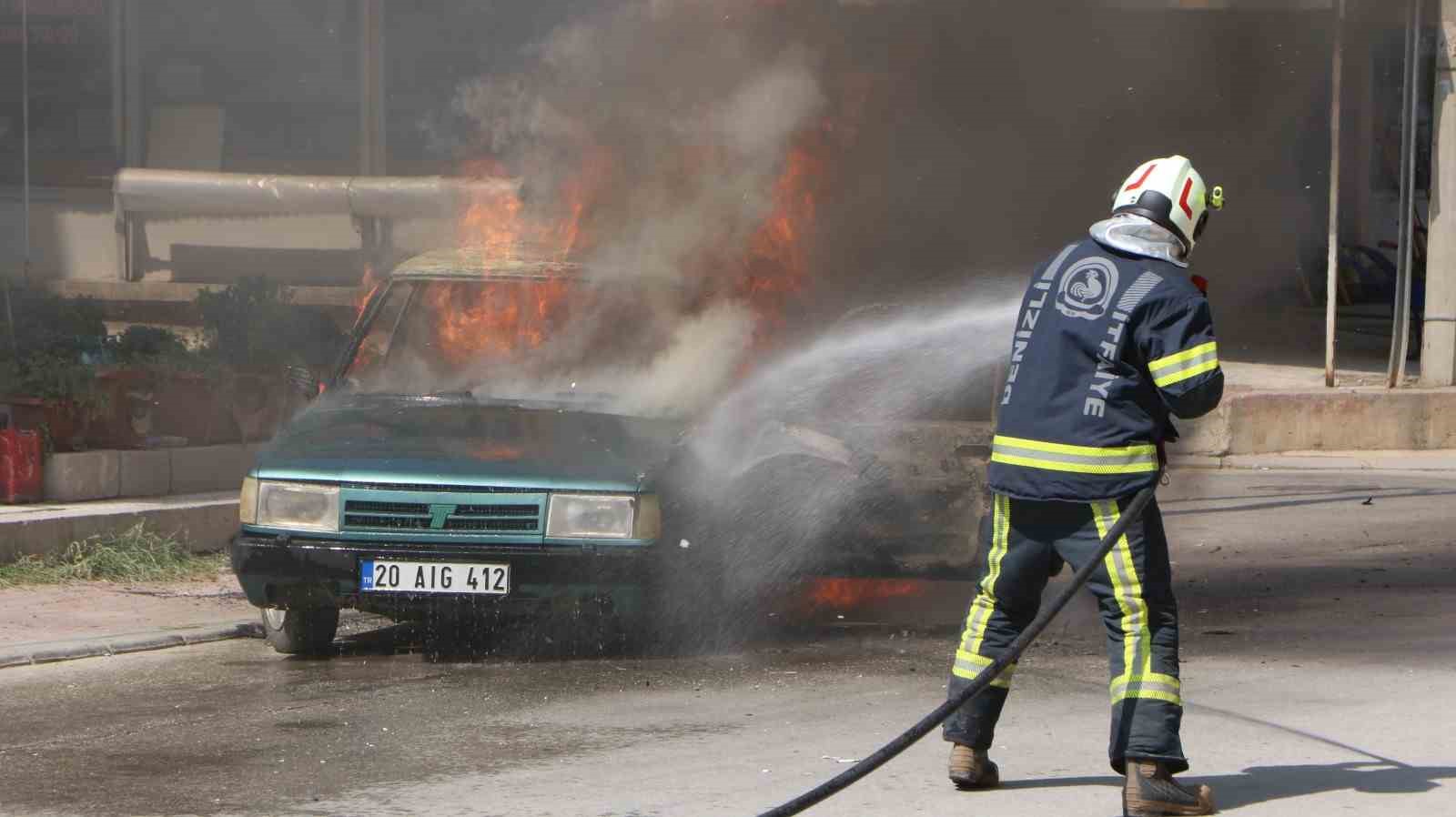 Park halindeki ara&ccedil; bir anda alev aldı

