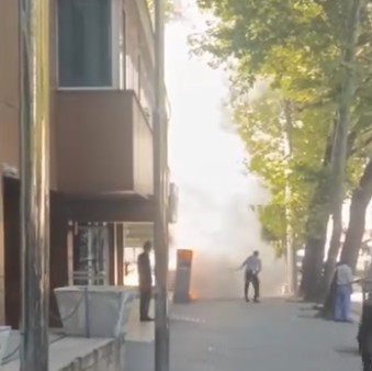Elektrik panosunun patlaması sonucu &ccedil;ıkan yangın paniğe sebep oldu
