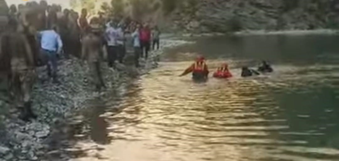 Mutki&rsquo;de bir gen&ccedil; serinlemek i&ccedil;in girdiği derede boğuldu
