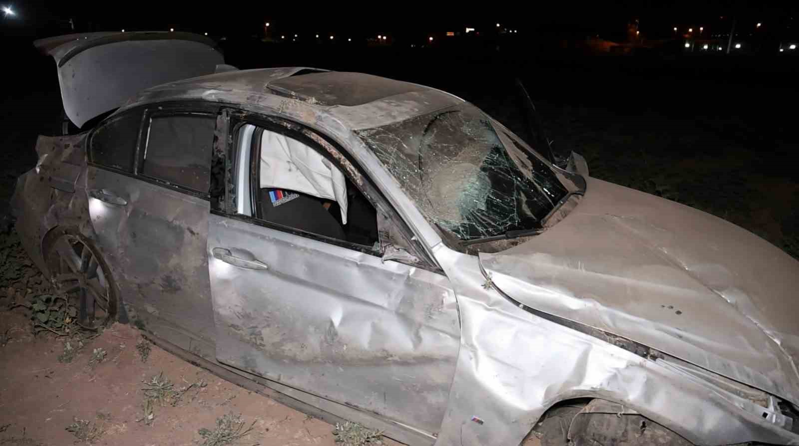 Şarampole takla atıp hurdaya d&ouml;nen otomobilin s&uuml;r&uuml;c&uuml;s&uuml; ağır yaralandı
