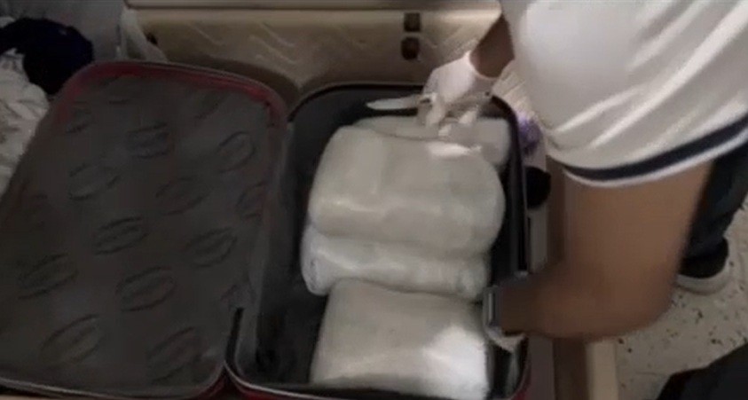 Gaziantep’te bavullara zulalanmış 7 kilo uyuşturucu ele geçirildi