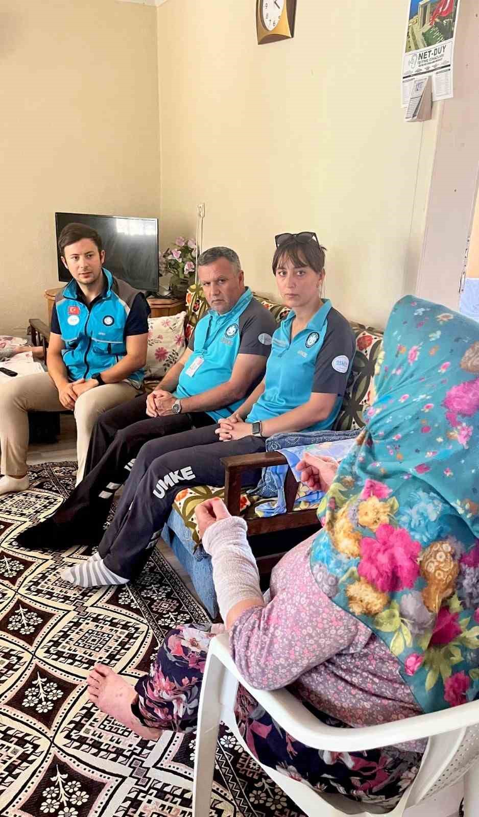 Ezine&rsquo;de &ccedil;ıkan orman yangının ardından sağlık taraması yapıldı
