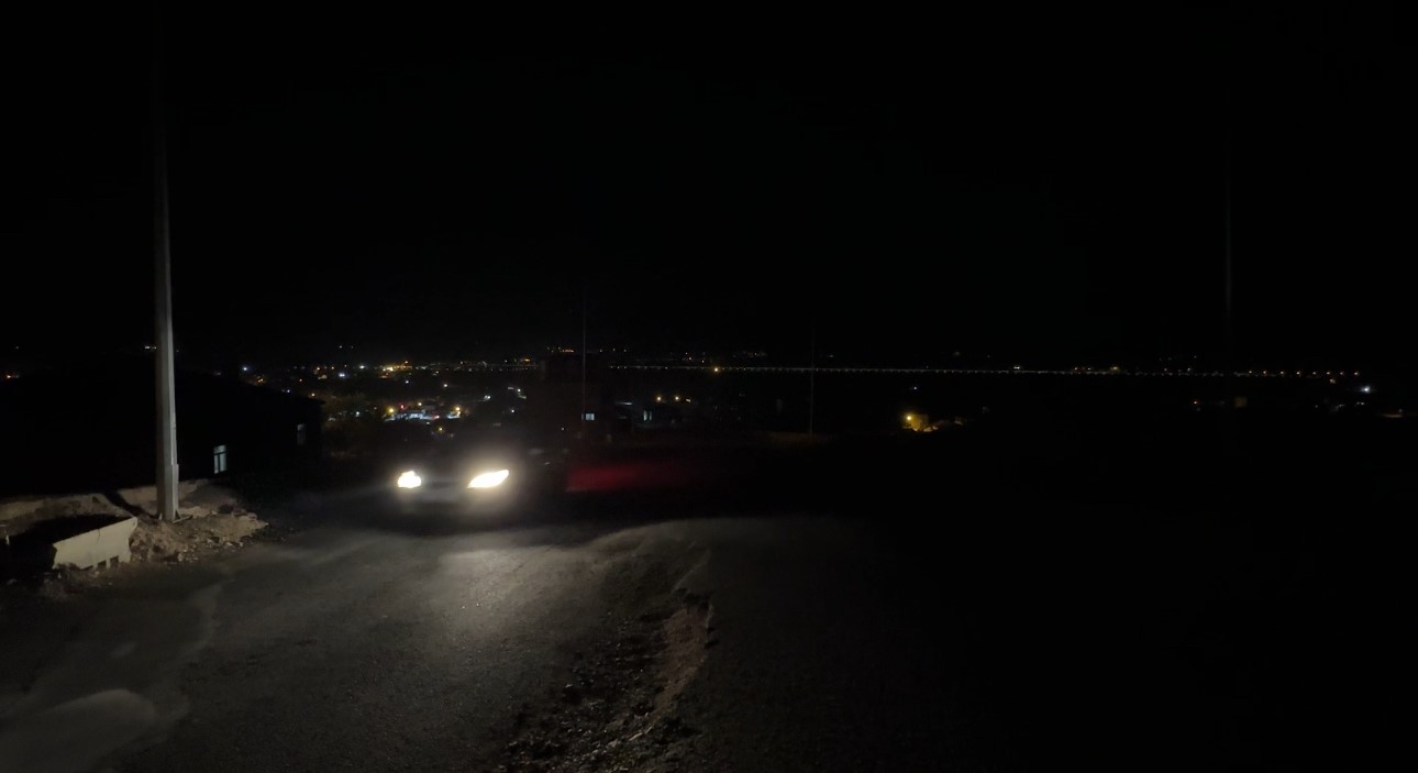 Yüksekova’da aydınlatma sorunu: "Direkler var ama lambalar yanmıyor"