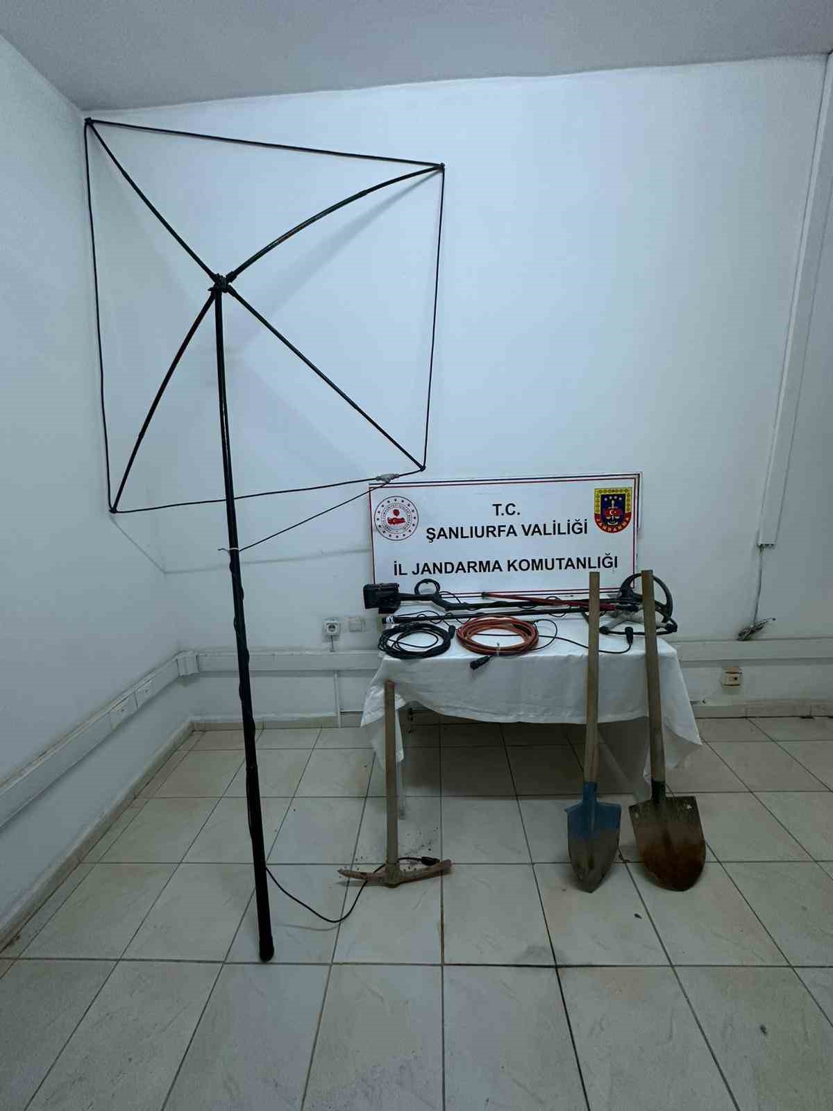 Şanlıurfa&rsquo;da t&uuml;t&uuml;n ve alkol ka&ccedil;ak&ccedil;ılarına darbe
